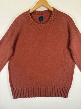 GAP Men's Rust Orange Crewneck Sweater